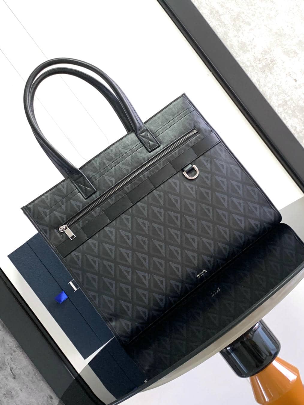 00106 Dior Man Bag
